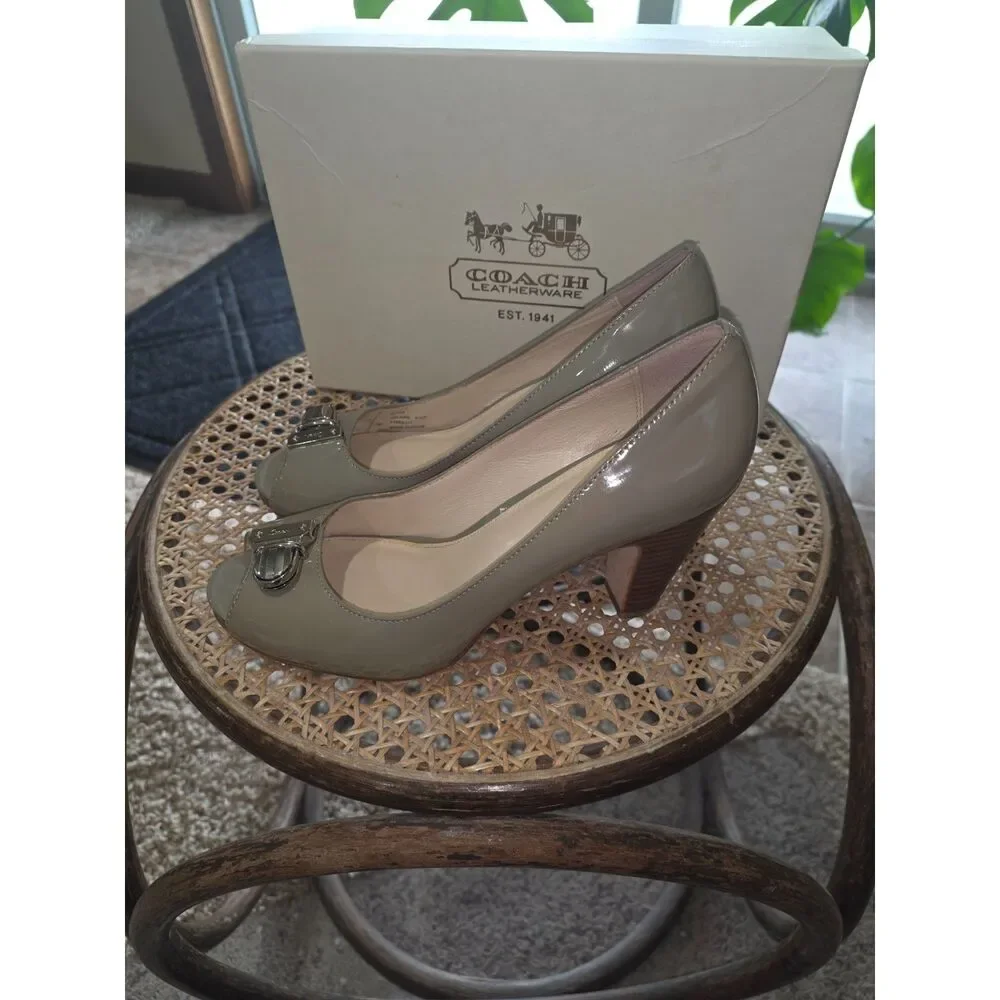 Coach Helaine Patent Leather Peep Toe Pumps Taupe Gray Heels Size 6.5B - Picture 3 of 8